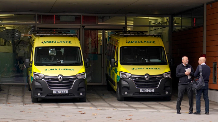 1.200 Tentara Inggris akan Gantikan Supir Ambulans di tengah Aksi Mogok Kerja