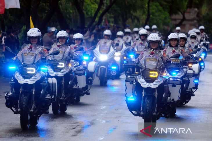 1.294 Personel Polri Naik Pangkat di HUT ke-77 Bhayangkara