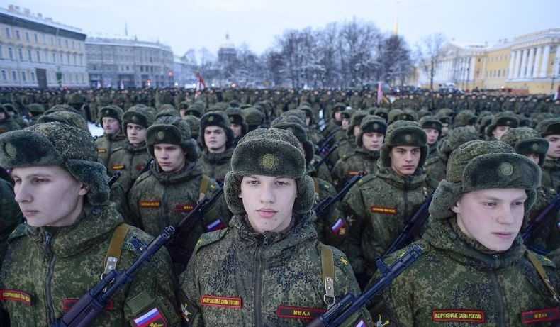 100.000 Tentara Rusia Bersiap di Perbatasan Ukraina, Siap Perang Beneran Nih?