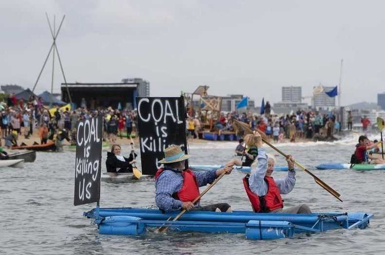 109 Aktivis Iklim Ditangkap Polisi di Pelabuhan Batubara Australia