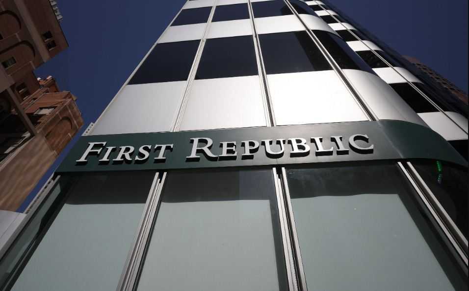 11 Bank Besar AS Bersatu Selamatkan First Republic