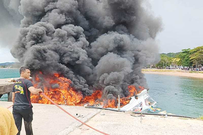 29 Korban Kapal Terbakar Diselamatkan