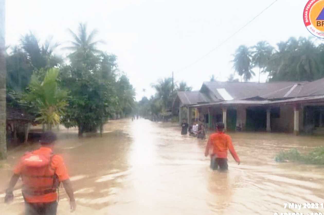 29 Nagari di Padang Pariaman Dilanda Banjir dan Longsor