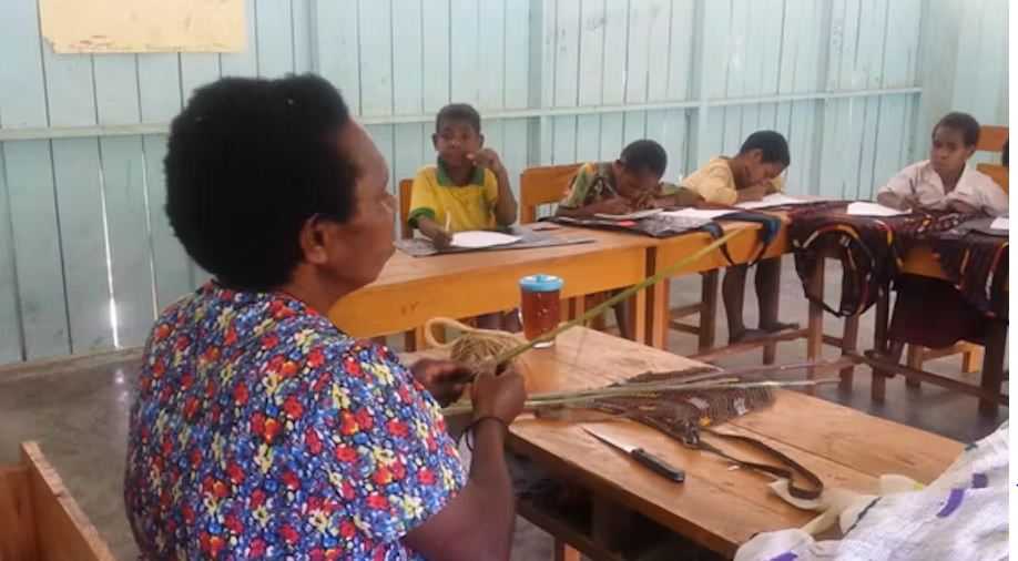 3 Cara Agar Pendidikan di Papua Lebih Cerminkan Nilai dan Budaya Lokal