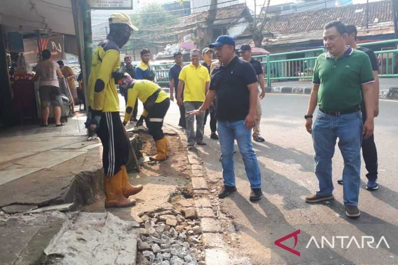 300 Personel Gabungan Bersihkan Lingkungan di Palmerah