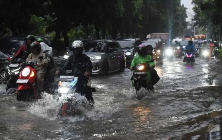 40 RT dan 5 Ruas Jalan di Jakarta Terendam Banjir hingga Kamis Pagi
