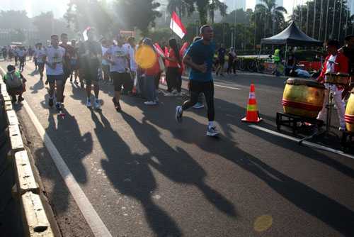 5000 Pelari Dalam dan Luar Negeri Ramaikan LPS Monas Half Marathon 4