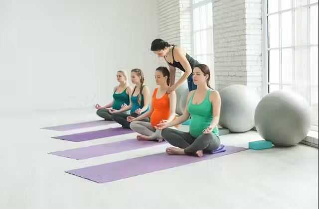 6 Alasan Pentingnya Bumil Lakukan Yoga Selama Kehamilan