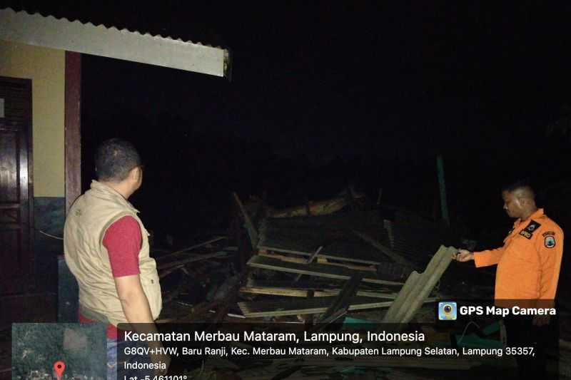 69 Rumah Rusak Akibat Angin Kencang di Lampung Selatan