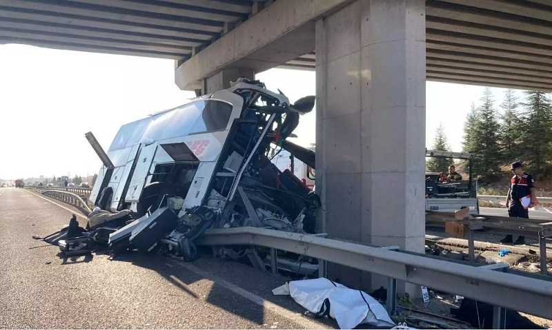 9 Orang Tewas dalam Kecelakaan Bus di Turki, Sopir Diduga Tertidur