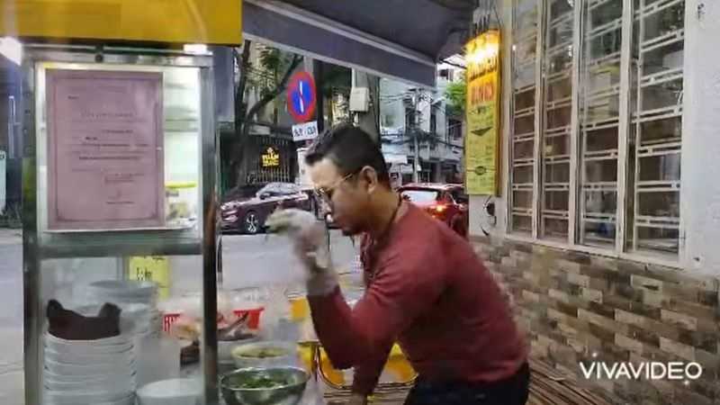 Ada-ada Saja! Polisi Vietnam Interogasi Tukang Mi yang Memparodikan Salt Bae