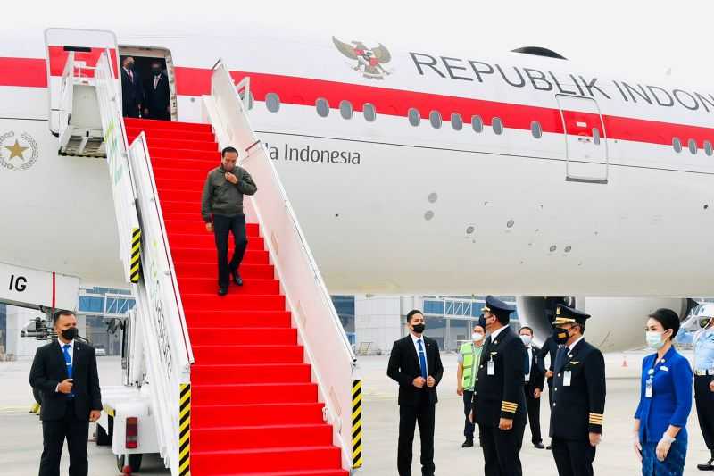 Ada Apa Presiden Jokowi Tiba di Tanah Air Kok Nggak Ada Pejabat yang Menyambut