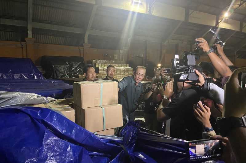 Ada Apa Tiba-tiba Ketua KPU RI Dadakan Kunjungi Gudang Logistik di Denpasar