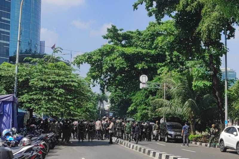 Ada Kondisi Gawat Apa Sampai Aparat TNI dan Polri Jaga Ketat Gedung Merah Putih KPK