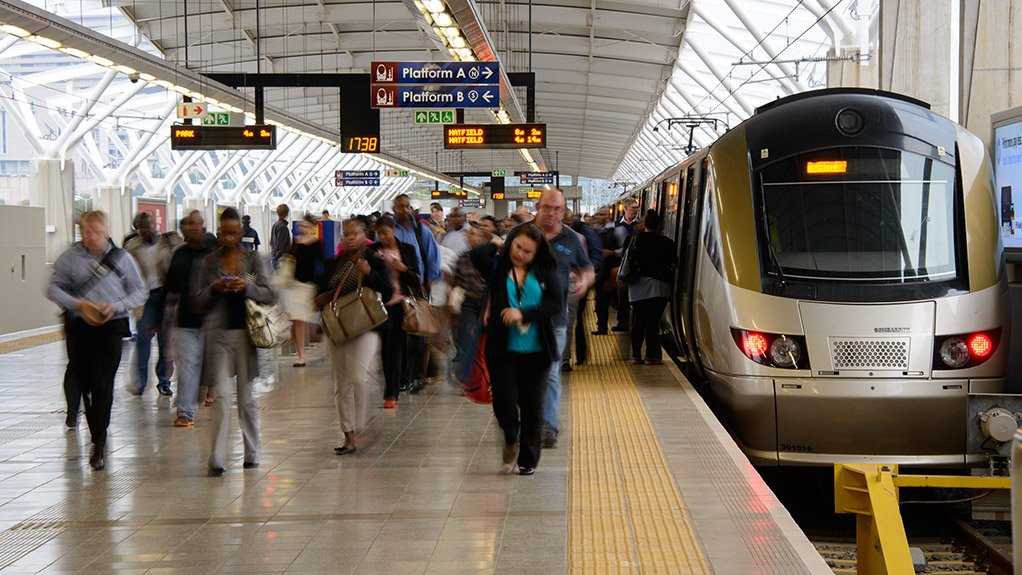 Afrika Tidak Mau Kalah, Kereta Ekspres Gauteng Menggunakan Panel Surya untuk Memberi Daya pada Stasiunnya