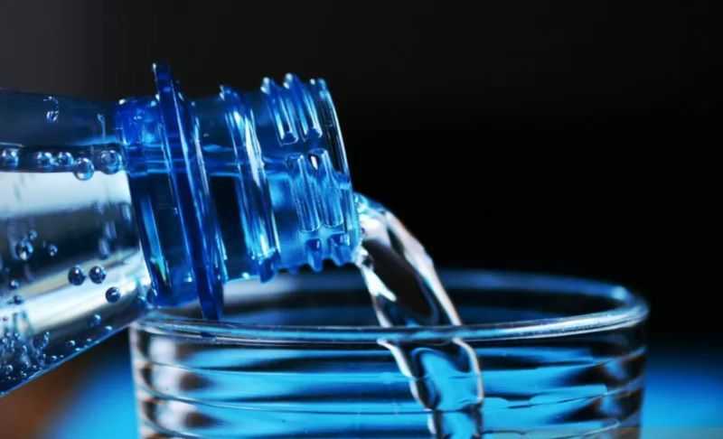 Ahli Anjurkan Minum 8 Gelas Air untuk Jaga Mulut Tetap Sehat saat Berpuasa