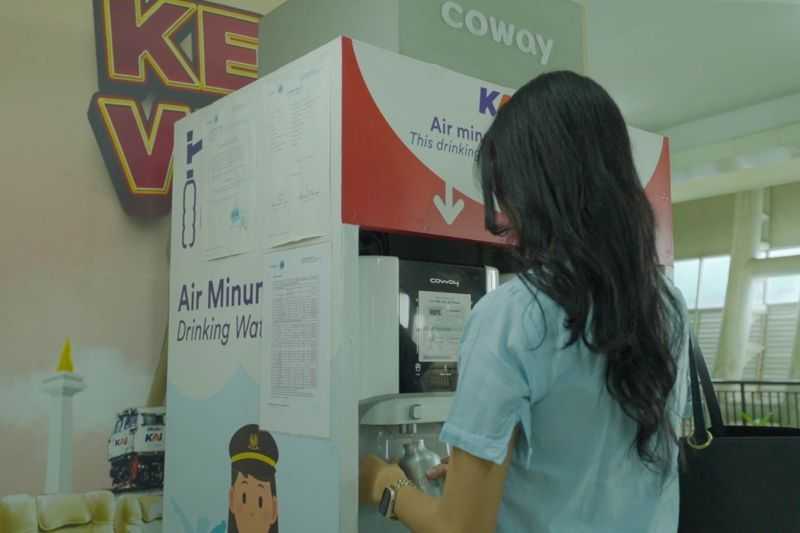 Air Minum Gratis Disediakan LRT