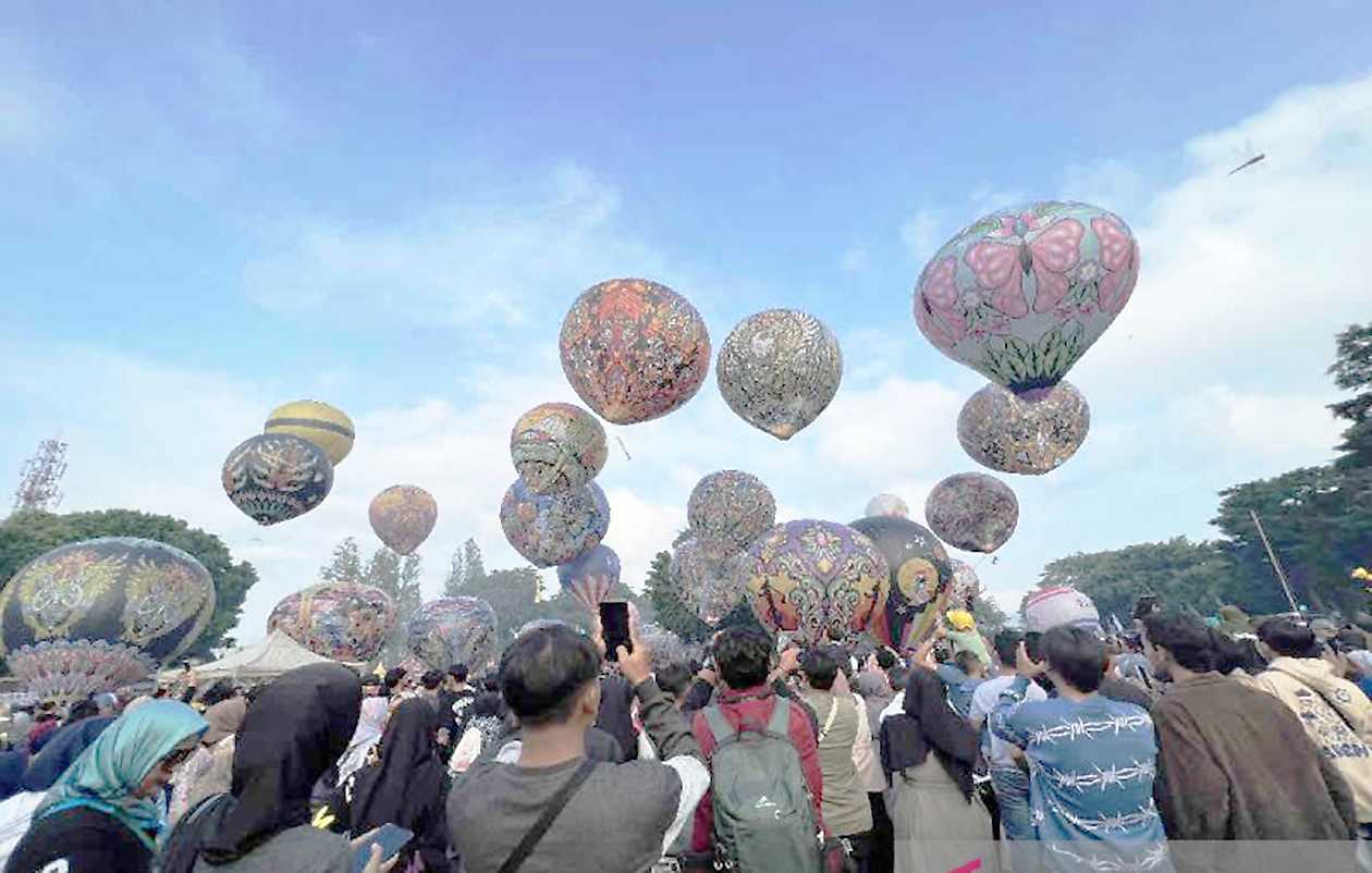 AirNav: 30 Laporan Penerbangan Balon Udara Liar di Lebaran 2024