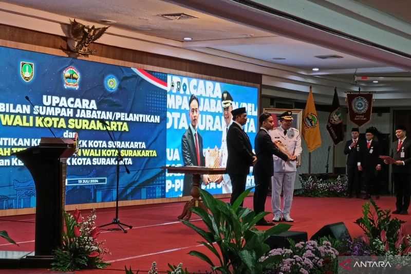 Akhirnya Teguh Prakosa Resmi Gantikan Gibran sebagai Wali Kota Surakarta