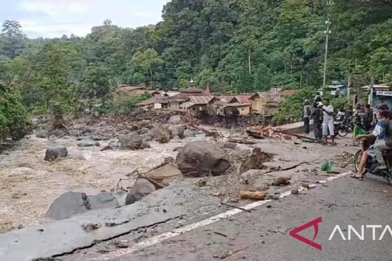 Akibat Banjir Lahar Dingin, Jalan Padang-Bukittinggi via Padang Pariaman Terputus