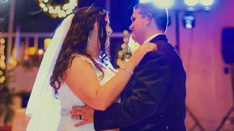 Akibat Embusan Tornado di Kentucky, AS, Foto Pernikahan yang Hilang Ditemukan 225 Kilometer dari Tempat Asalnya