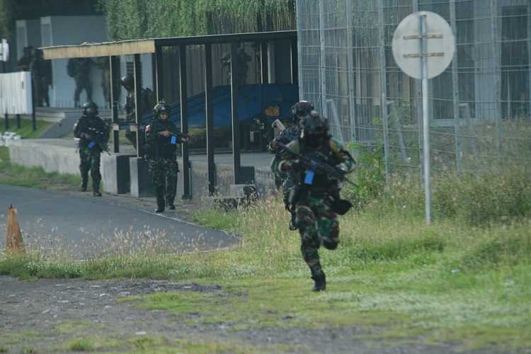 Aksi Memukau Pasukan Khusus Gabungan Rebut Bandara Banyuwangi dari Tangan Musuh