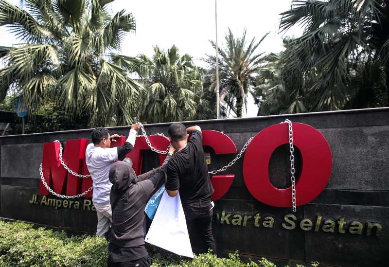 Aksi Penyegelan Kantor Medco 2