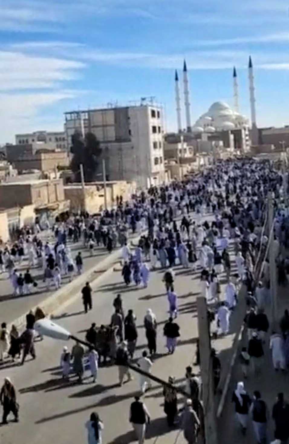 Aksi Protes Mengguncang Kota-kota Besar Iran