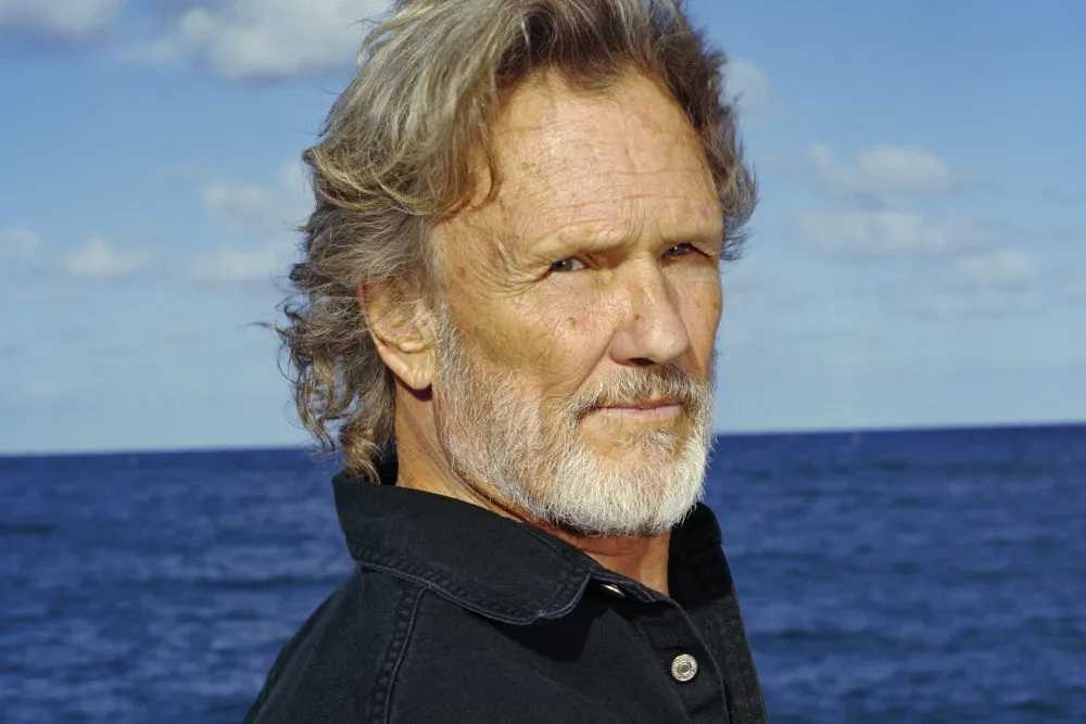 Aktor dan Penyanyi Country Kris Kristofferson Meninggal di Usia 88 Tahun