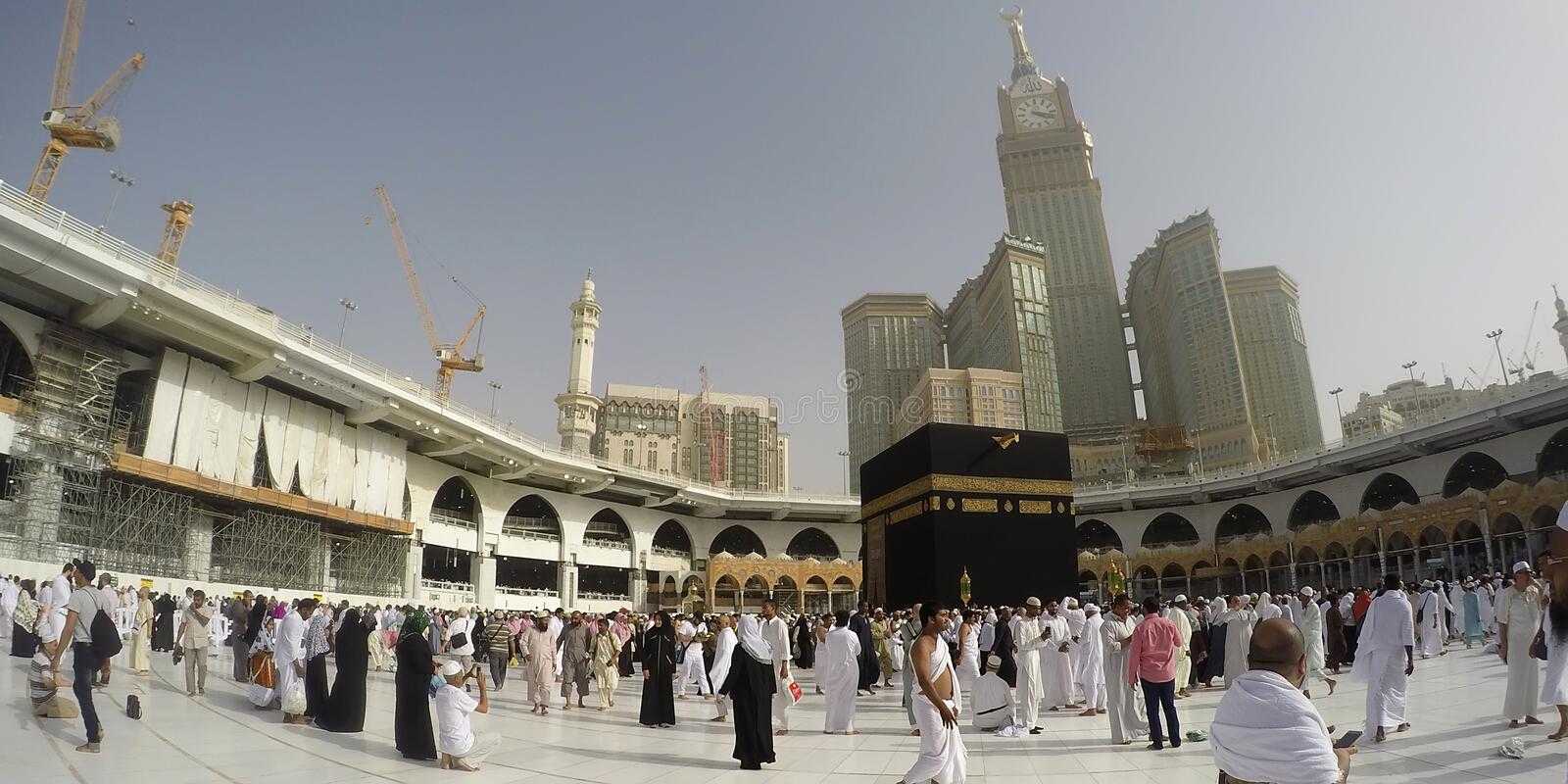 Ampun! Tembus Rekor Suhu Makkah Nyaris 50 Derajat Celsius, Jemaah Bisa Nyaman Tetap Ibadah, Kok Bisa?