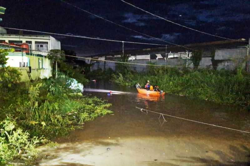 Anak Korban Banjir Ditemukan Tim SAR Samarinda Sudah Meninggal