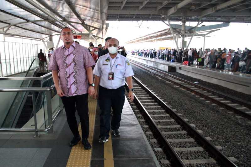 Andre Rosiade Kunjungi Stasiun Manggarai