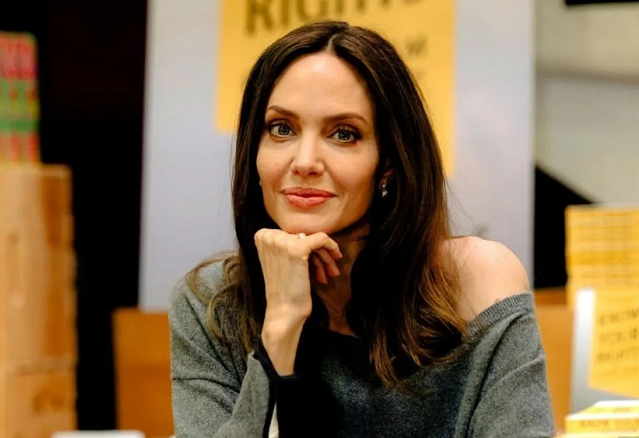 Angelina Jolie Berencana Tinggalkan Los Angeles demi Ketenangan