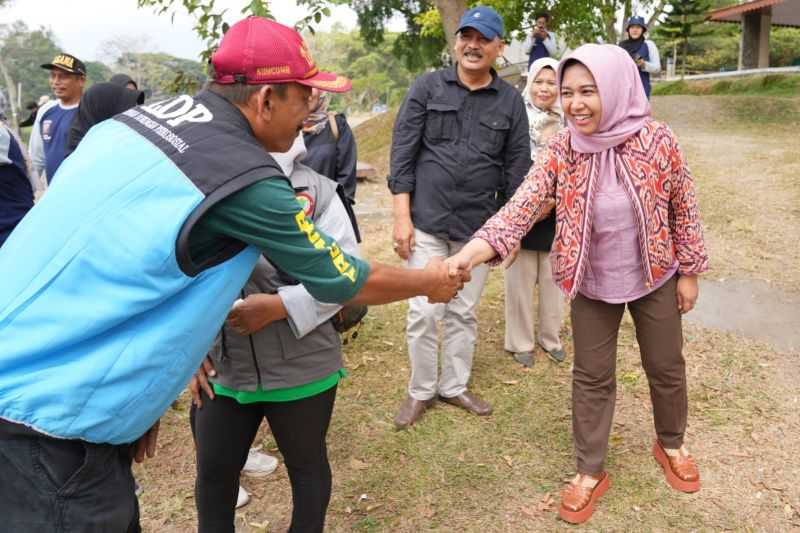 Anggota Tagana dan Kampung Siaga Bencana Mojokerto Dilatih Melakukan Penyelamatan