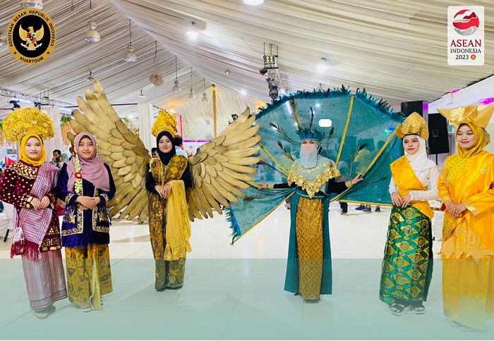 Angklung dan Busana Tradisional Indonesia Meriahkan Festival Asian Women’s Day 2023 di Sudan