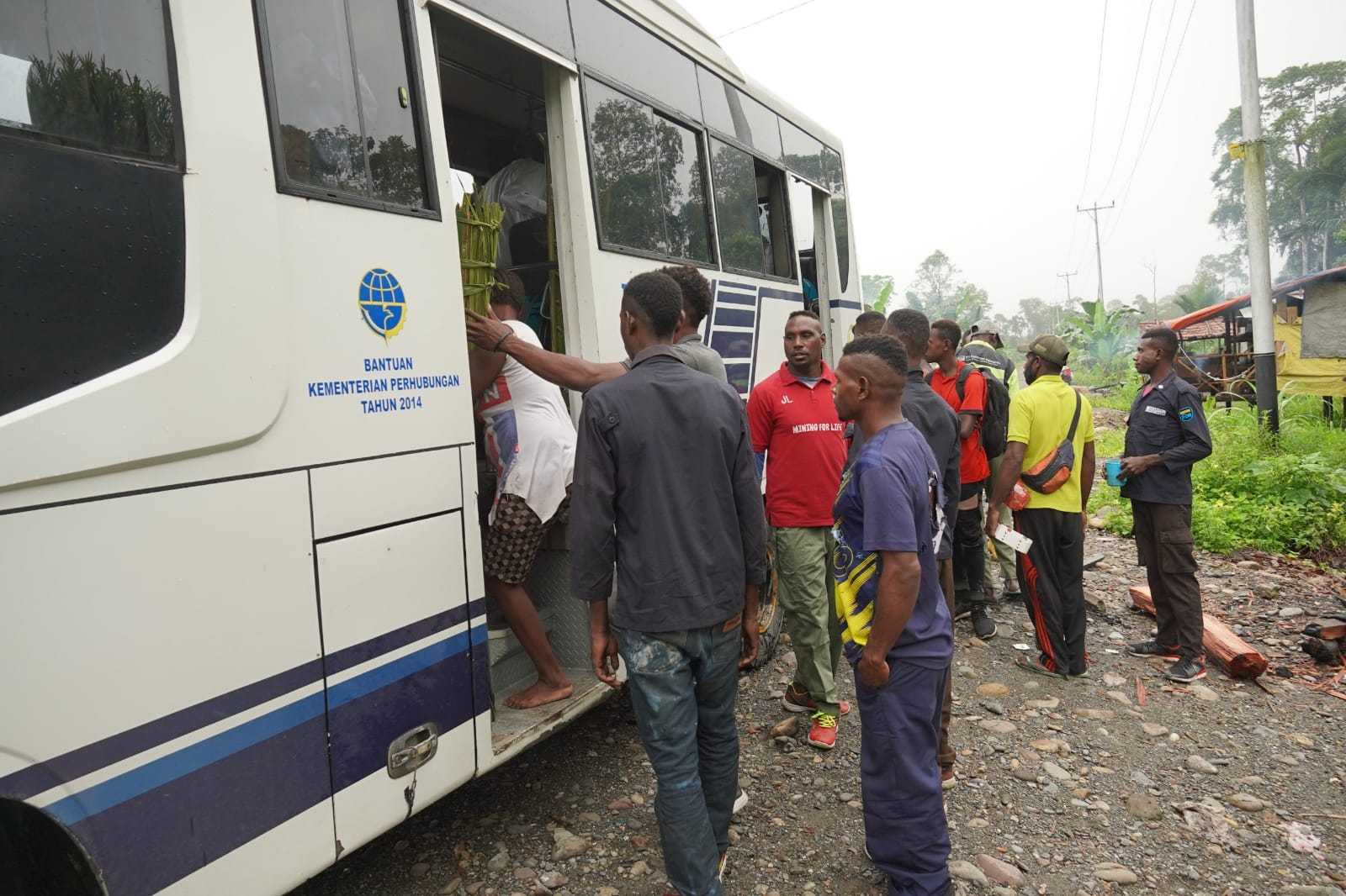 Angkutan Jalan Perintis Layani 322 Trayek di Seluruh Indonesia