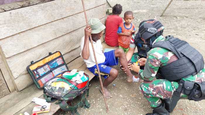 Anjangsana ke Rumah Warga Jadi Cara Prajurit TNI di Perbatasan Jalin Silaturahmi