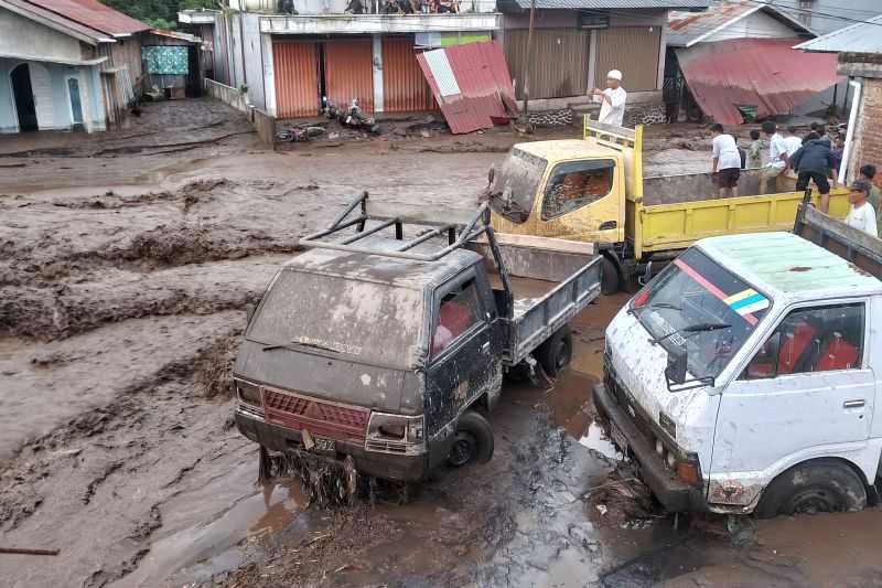 Antisipasi Banjir Lahar Dingin, Badan Geologi Imbau Warga Jauhi Aliran Sungai Berhulu ke Gunung Marapi