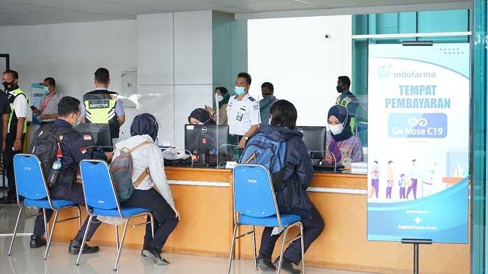 AP I Gelar Simulasi Tes GeNose C-19 di Bandara Juanda