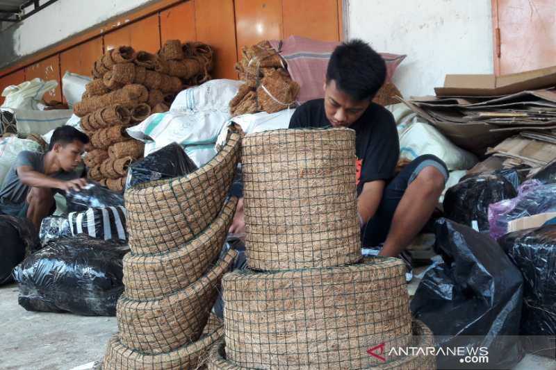 Apa Rahasianya Permintaan Pot Serabut Kelapa Kebumen Meningkat di Tengah Pandemi Covid-19