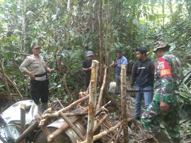 Aparat TNI/Polri dan Distrik Mimika Timur Sinergis Berantas Miras Guna Menyelamatkan Generasi Muda