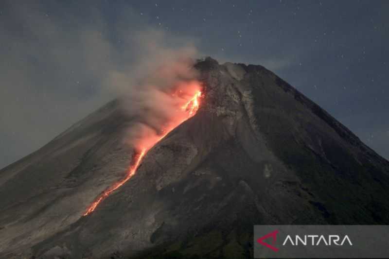 Api Diam Terlihat di area Kubah Lava Gunung Merapi