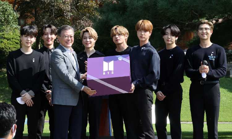 Aplikasi Livin by Bank Mandiri Akhirnya Jebol Diserbu Pasukan Army Penggemar BTS Indonesia Sejak Pagi Karena Hal Ini