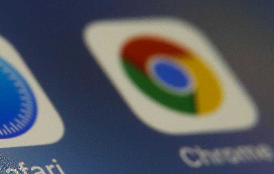 Apple Peringatkan Jutaan Pengguna iPhone Berhenti Menggunakan Google Chrome