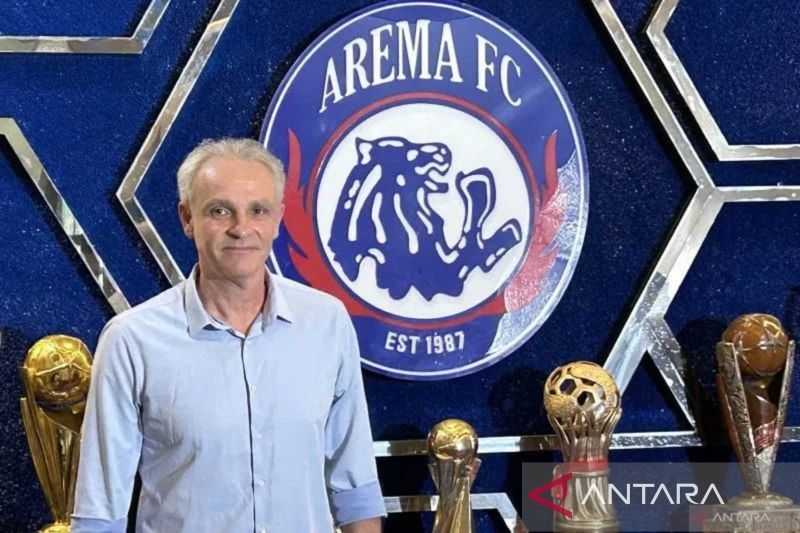 Arema FC Incar Tiga Poin Perdana saat Menjamu Tim Tamu Dewa United di Stadion Soepriadi