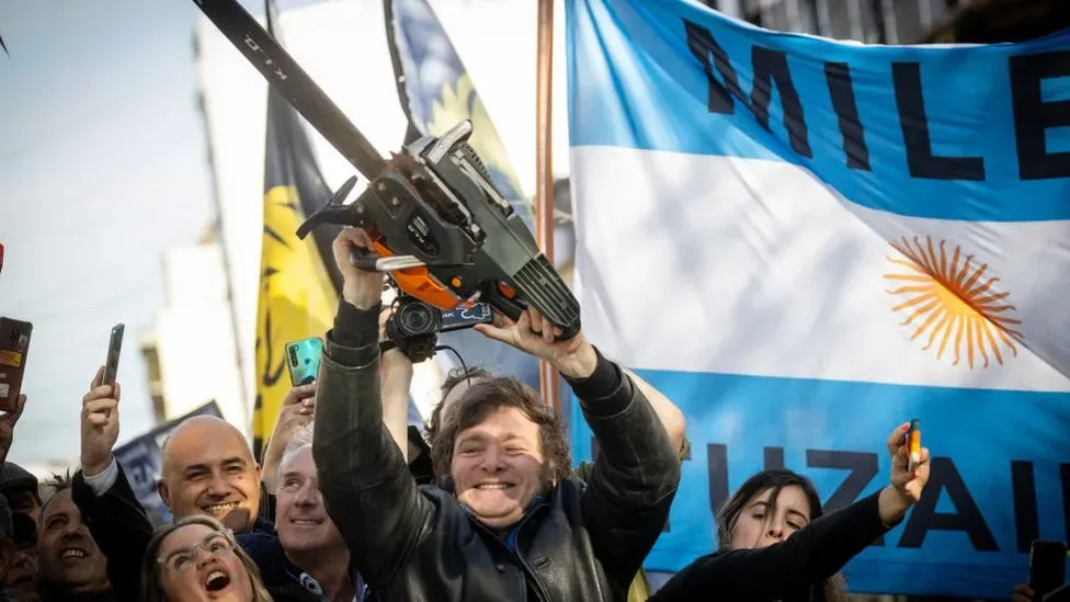 Argentina Mendevaluasi Peso untuk 'Terapi Kejut'