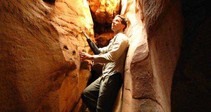 Aron Ralston, Terperosok Ke Celah Tebing Dan Mengamputasi Tangan Sendiri Untuk Terbebas Dari Batu Yang Menghimpit!