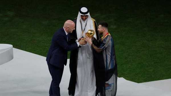Arti Jubah Bisht Berbalut Emas Messi di Final Piala Dunia 2022