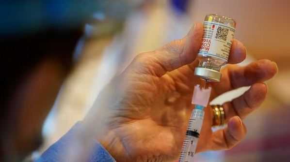 AS Setujui Vaksin Virus Pernapasan RSV Moderna untuk Lansia