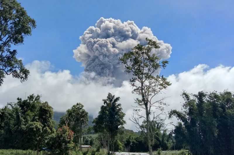 Asap Letusan Cukup Besar, Gunung Marapi Sumatera Barat Kembali Erupsi dengan Skala Besar
